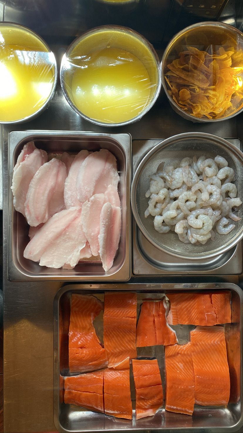 Ingredientes frescos: salmón, camarón, tilapia
